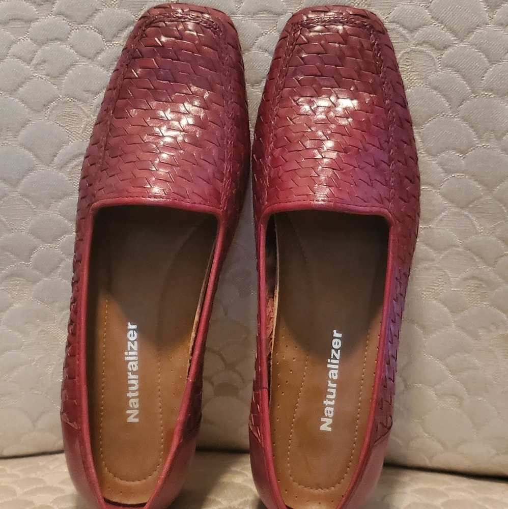 Burgundy Naturalizer Flats